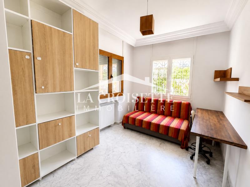 Villa avec jardin S+4 meublée à La Marsa
